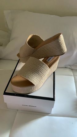 Steve Madden size 9 BRIELL NAT RAFFIA 60$