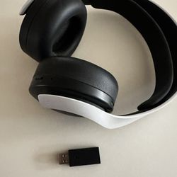 🎧 PlayStation 5 Pulse 3D Wireless Headset (Sony) – Excellent Condition