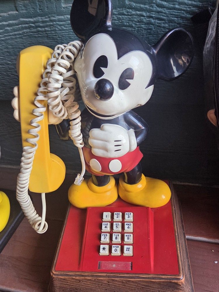 mickey mouse telephone