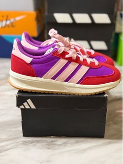 Adidas RUN 70s 2.0J (Size 5Y- 7 Woman)