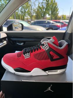 Jordan 4s