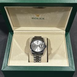 Rolex Men's Datejust Stainless Steel Silver Index Dial
