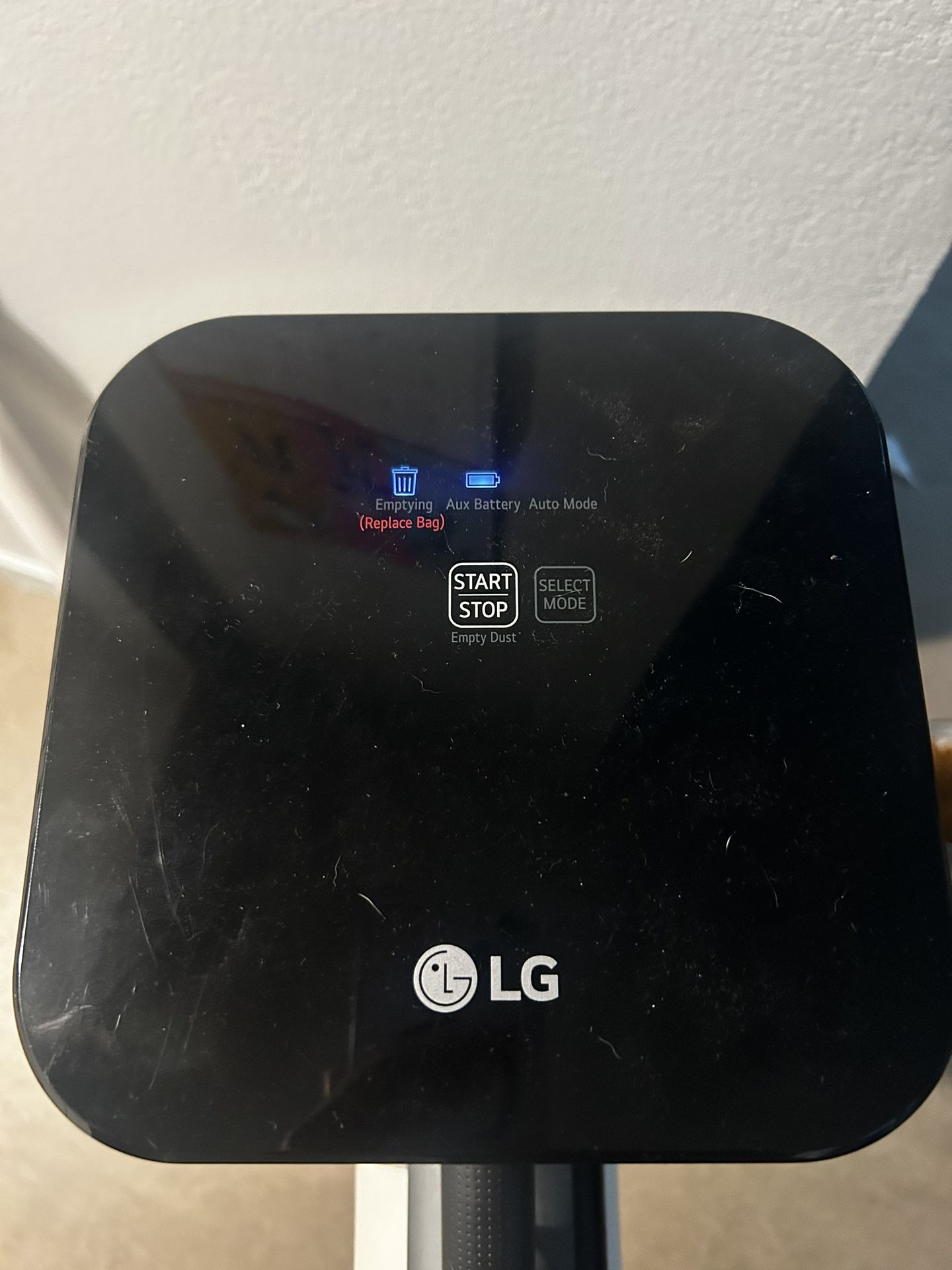 LG CordZero ThinQ Tower Only With Accessories