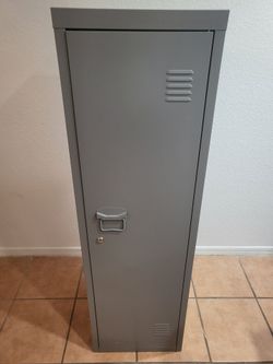 Grey locker