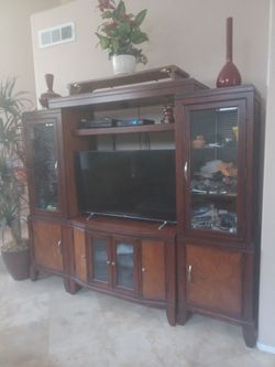 Massive cabinet