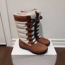 Timberland Multiple Sizes Women 6.5 + 7