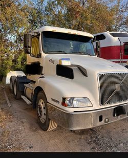 2003 volvo vnl In Perfect Conditions 