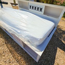 Twin Day Bed With Bookcase & Storage