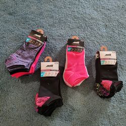 BRAND NEW AVIA LOW CUT, NO SHOW SOCKS SEE DESCRIPTION 