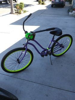 Girls beach cruiser