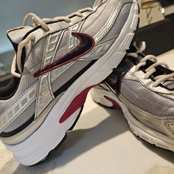 Men's Size 12.5 Nike Initiator Shoes