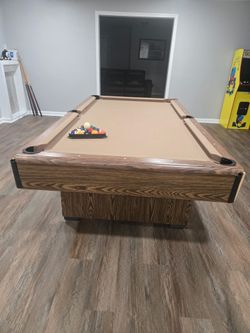 Pool table