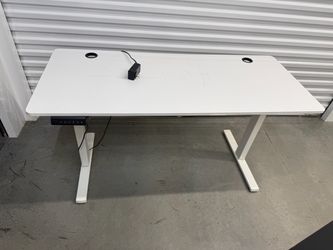 Adjustable desk