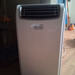 Potable room AC  EXCELLENT CONDITION !!!