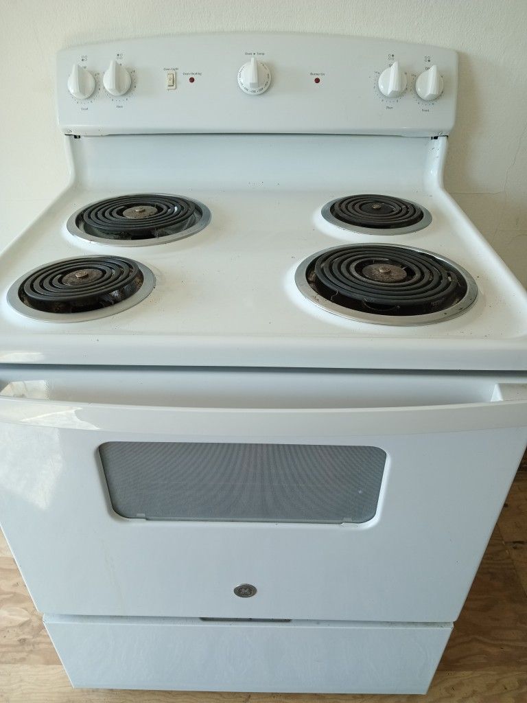 GE Electric Stove