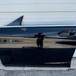 12-18 Mercedes W218 CLS550 Front Left Side Exterior Door Shell OEM BLACK