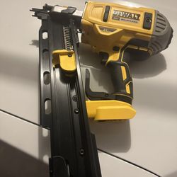 DEWALT 20V MAX 21° Plastic Collated Framing Nailer