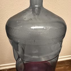 5-gallon Water Jugs / Garrafones 