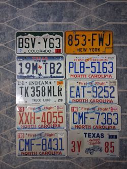 COLLECTIBLE RETIRED LICENSE PLATES