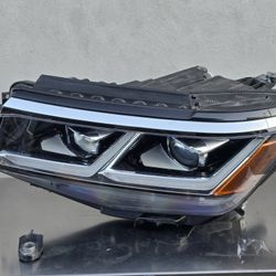 2021 VW Atlas Left Headlight 