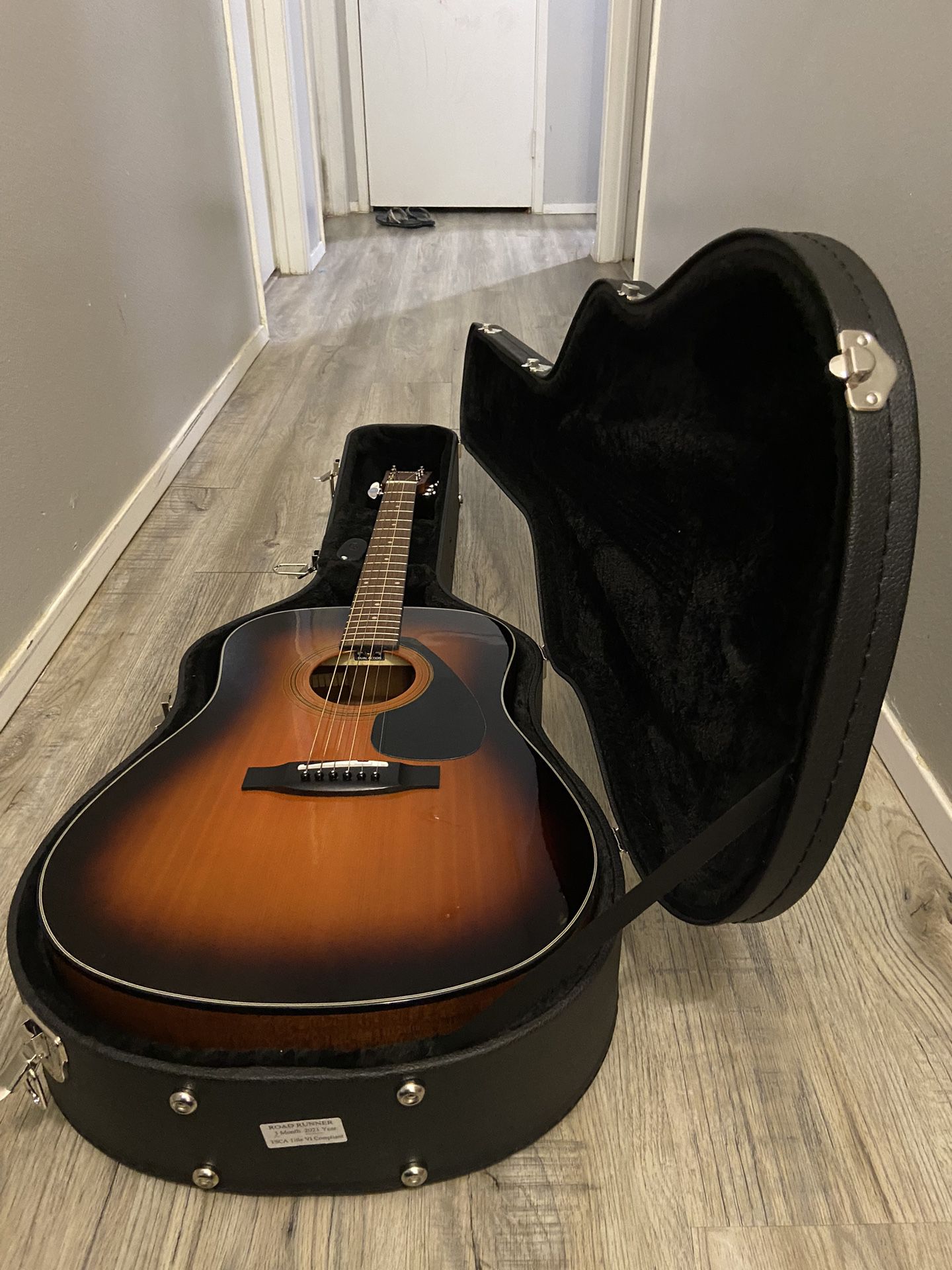 Yamaha Acoustic Guitar F325D With New Case Road Runner 