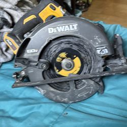 DewALT FLEXVOLT