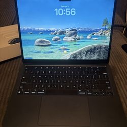 MacBook Air M2 16GB RAM – Excellent Condition