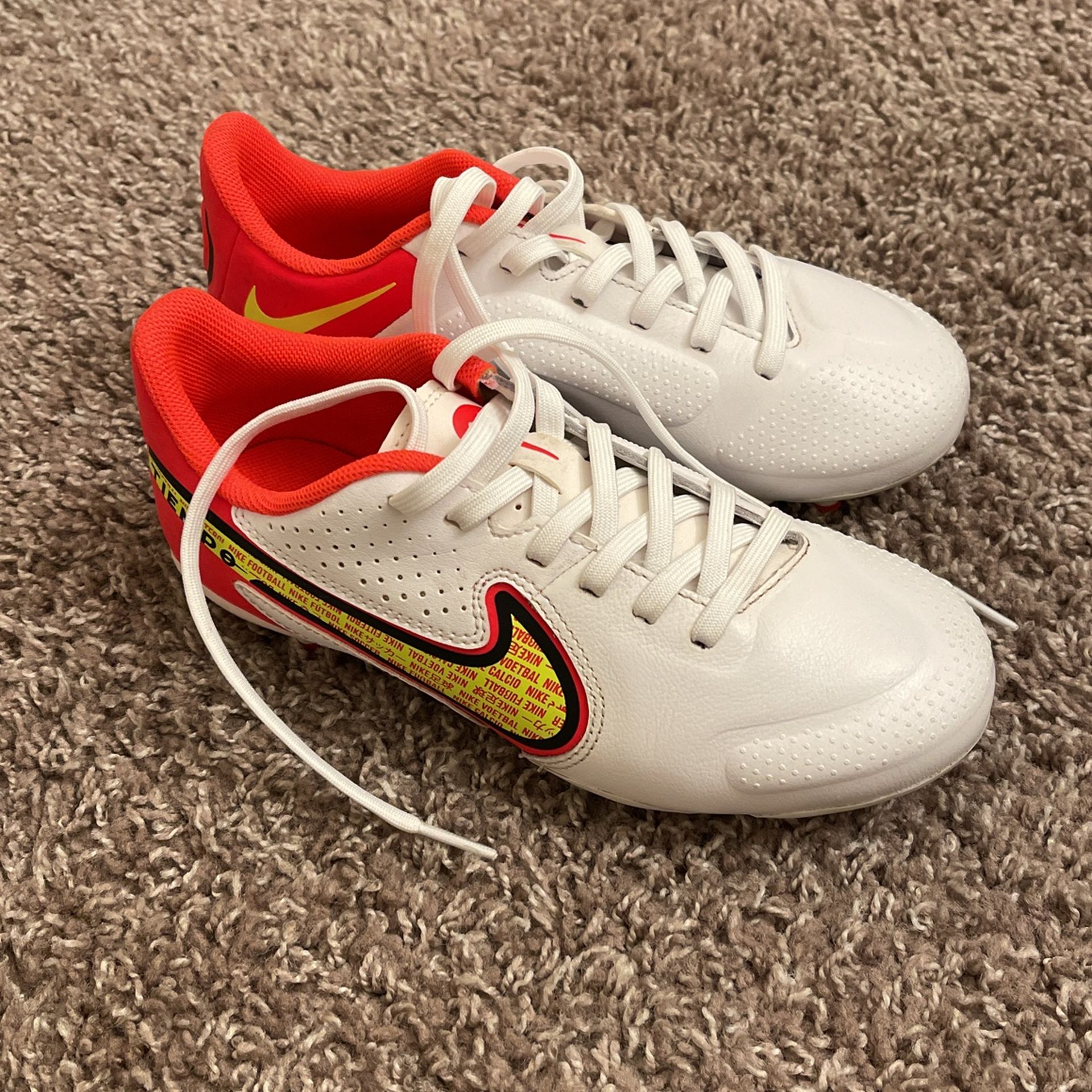 Kids Soccer Shoes (Tiempo )