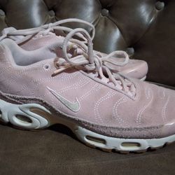 NIKE AIR MAX PLUS PINK FOAM TENNIS SHOES 
