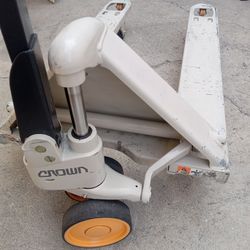 Crown Pallet Jack 