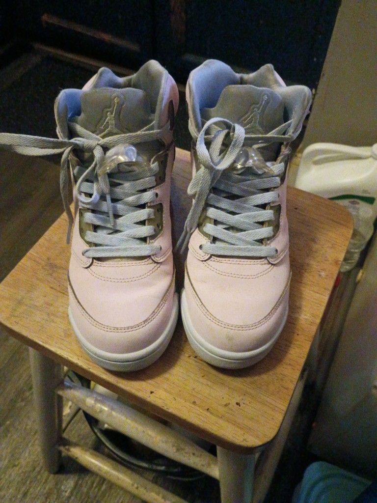 Jordan 11s Size 6 Youth