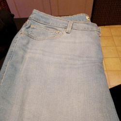 SUPER CUTE PLUS SIZE LEVIS CAPRIS