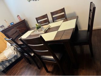 Dining table set