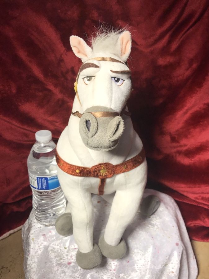 Disney Store Tangled Maximus large plush stuffed doll (Rapunzel , Tangled, horse) rare doll!