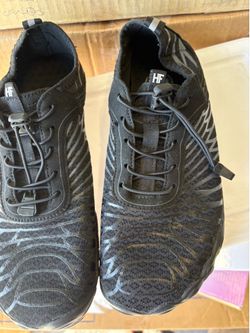 HF size 8 wear shoes to Daly realize feet