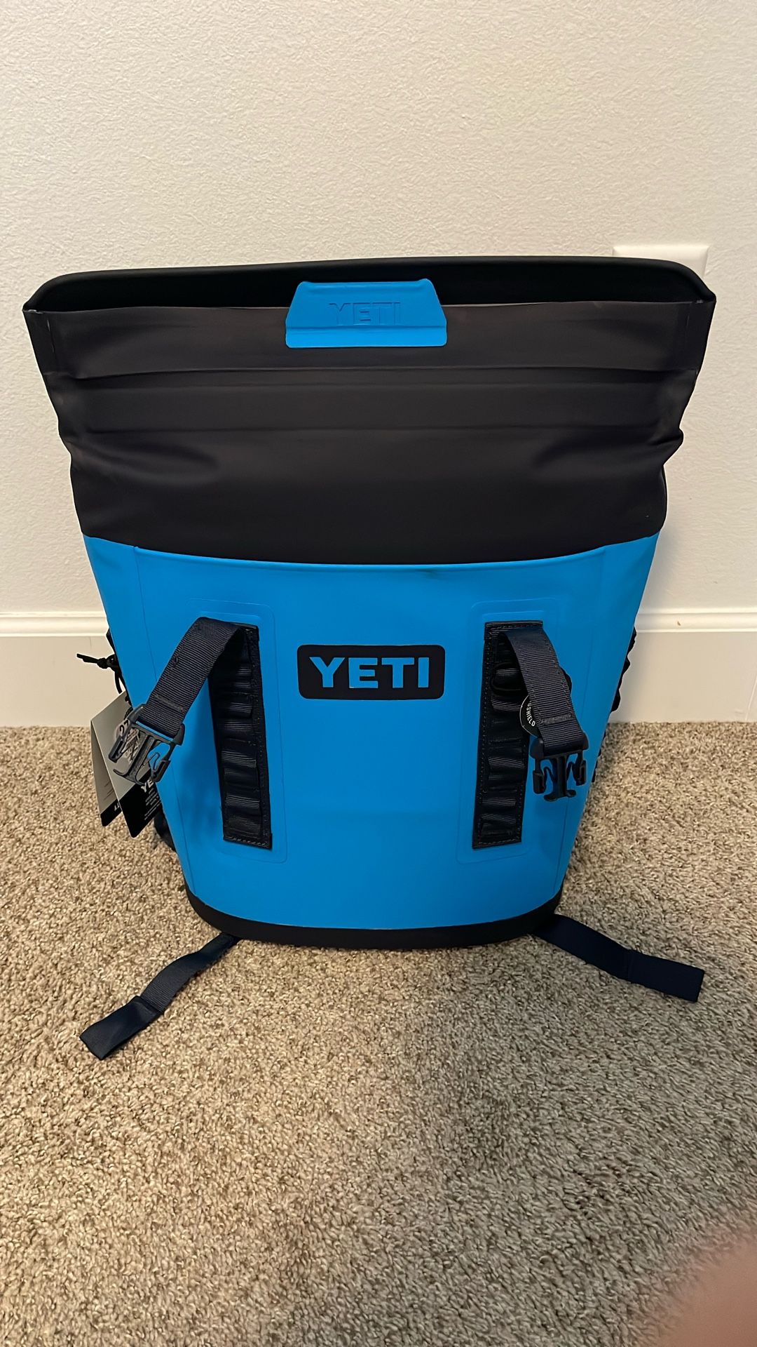 YETI Hopper M12 Backpack Soft Cooler - Big Blue Wave - 12L