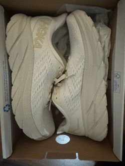 Hoka Clifton 8 Men size 9