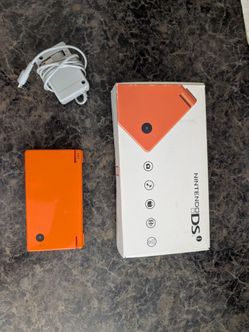 Nintendo Dsi orange.