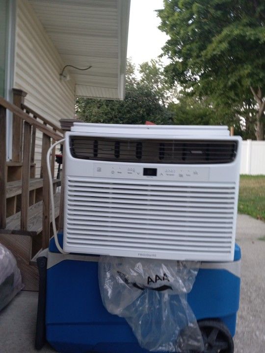 FRIGIDAIRE AC