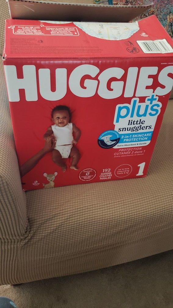 HUGGIES Plus Little Smugglers Size 1
