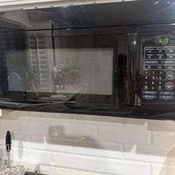 1.8cf Microwave Black