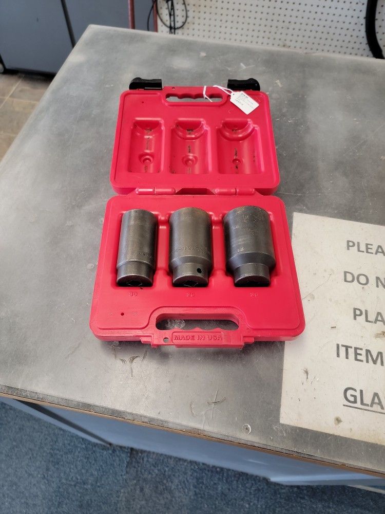 Mac Tools Fwd Axle Nut 12 Point Socket Set. Model #: AS4549