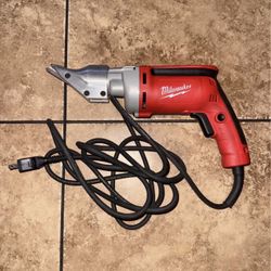 Milwaukee 6.8 Amp 18-Gauge Shear