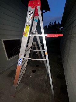 6’ Aluminum Ladder / 4’ Wooden Ladder