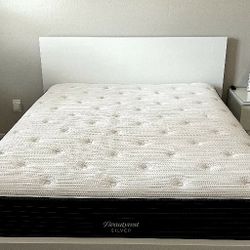 2 QUEEN MATTRESS LIKE NEW 