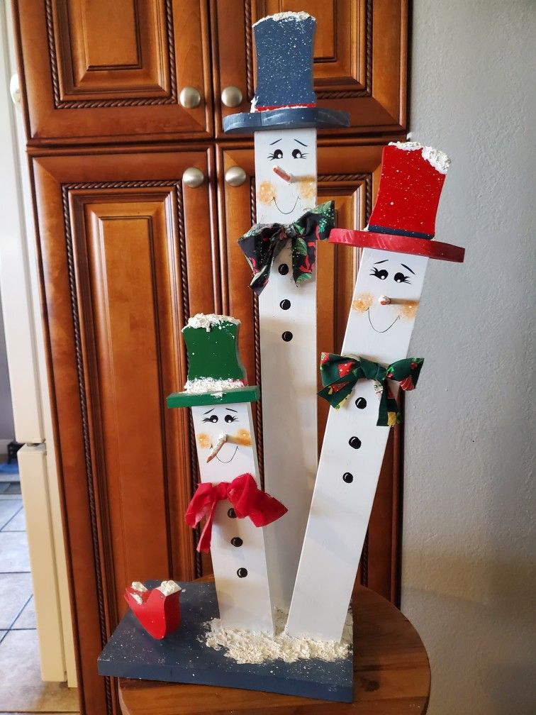 Snowmen Trio Yard Decor