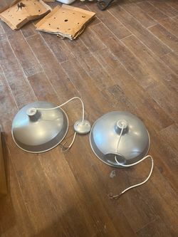 2 Hanging Lights