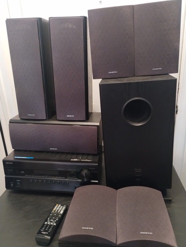 Onkyo TX SR608 7.2 Channel 700 Watt Receiver - Speakers