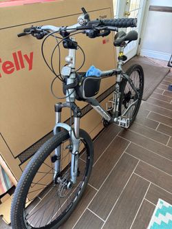 19" Gary Fisher Wahoo Disc Mountain / Commuter Bike (Large)