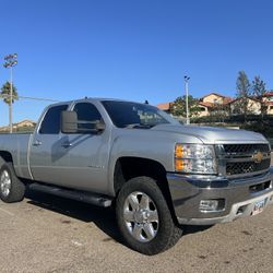 2012 Chevy Silverado 2500HD diesel 97k miles 